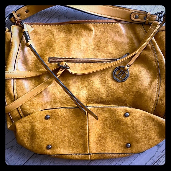 Spacious shoulder bag by D&D, NWOT - Picture 2 of 9
